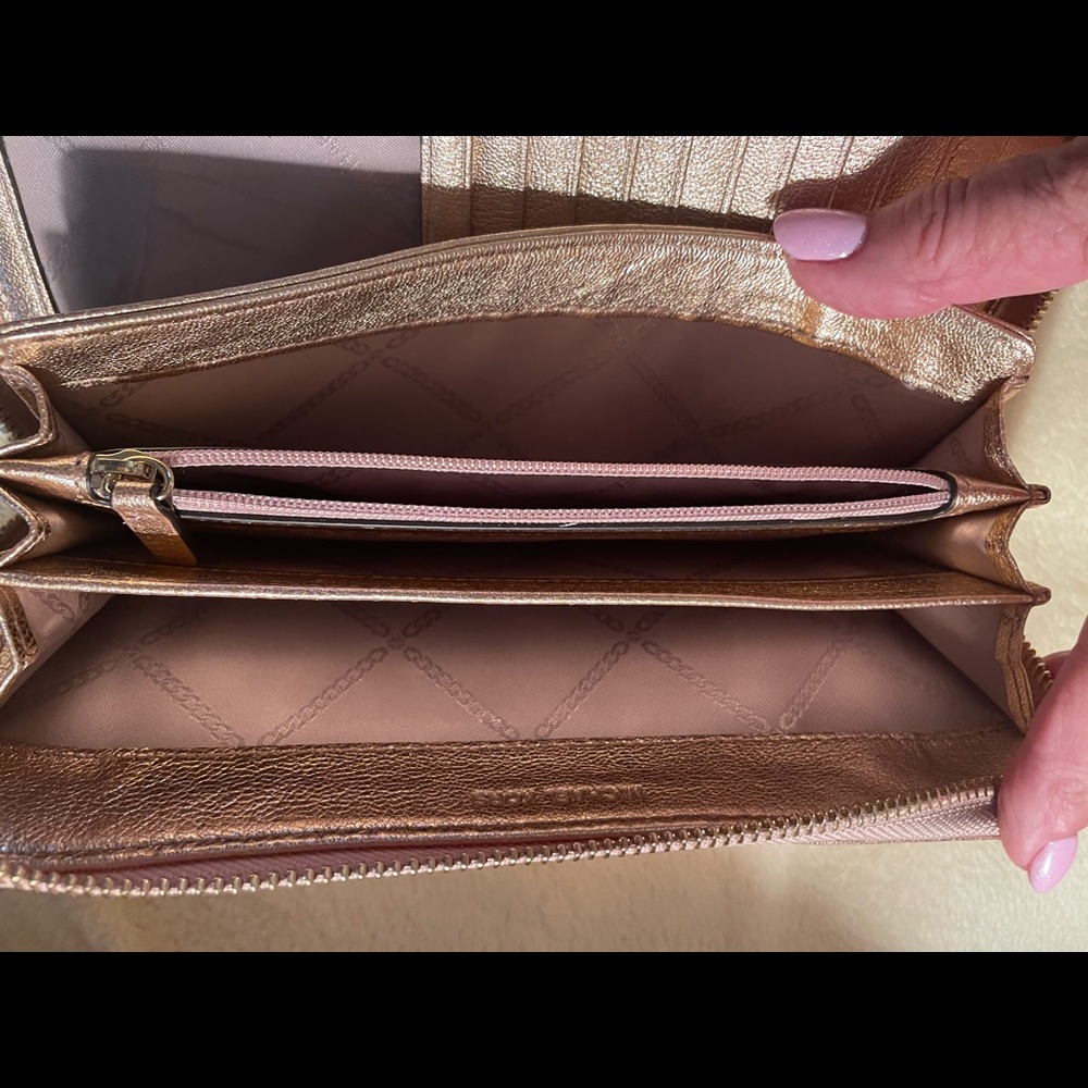 Michael Kors wristlet with 12 card slots, pockets + change purse. GORGEOUS!! - Picture 8 of 8
